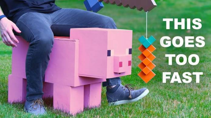 Electo creates a Minecraft reciprocating version of the pink pig can reach 32 km/h